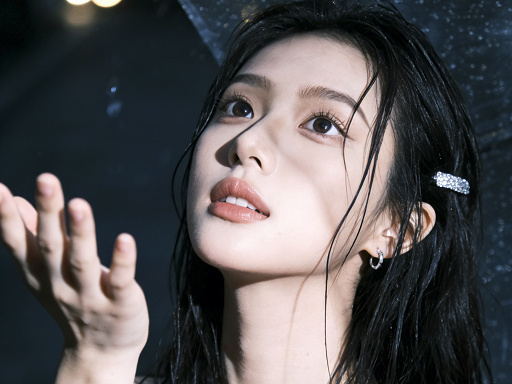雨夜湿发少女氛围写真
